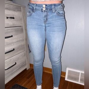 Wallflower Women's Light Blue Skinny Jeans